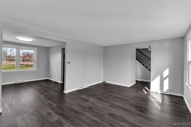 345 Colonial Drive, Grand Island, NY 14072