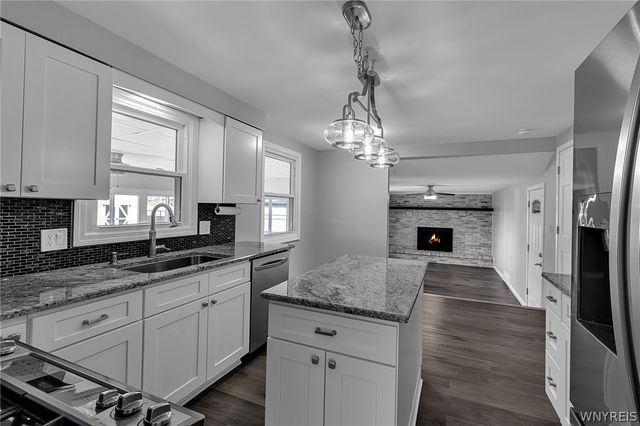 345 Colonial Drive, Grand Island, NY 14072