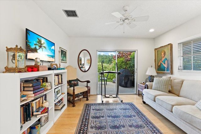 233 Rio Vista Circle 233, Atlantis, FL 33462