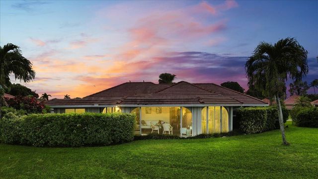 233 Rio Vista Circle 233, Atlantis, FL 33462