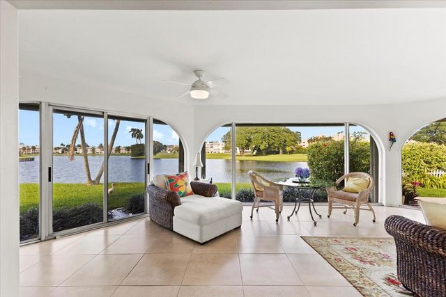 233 Rio Vista Circle 233, Atlantis, FL 33462