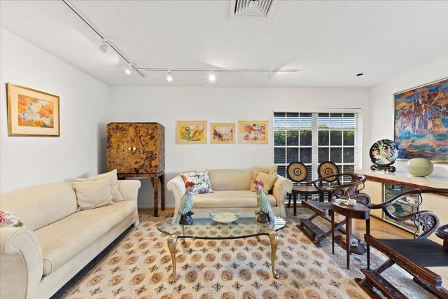 233 Rio Vista Circle 233, Atlantis, FL 33462