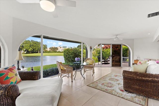 233 Rio Vista Circle 233, Atlantis, FL 33462