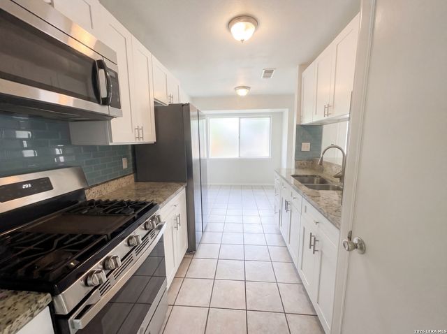 225 La Jolla, Live Oak, TX 78233