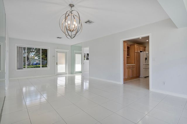 2475 NE 214th Street, Aventura, FL 33180