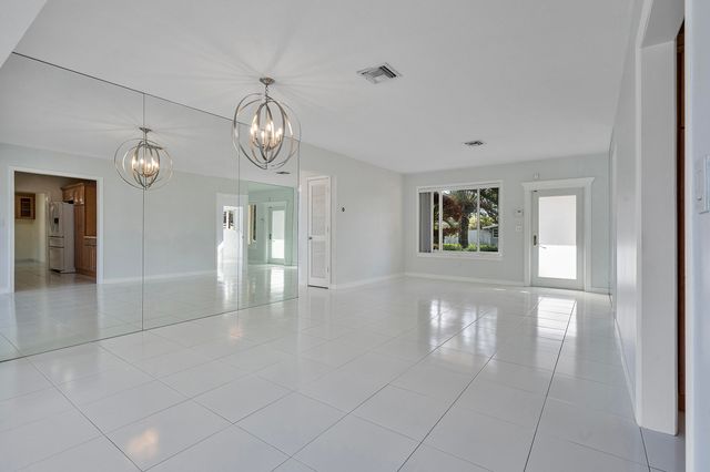 2475 NE 214th Street, Aventura, FL 33180