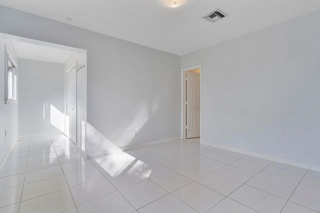 2475 NE 214th Street, Aventura, FL 33180