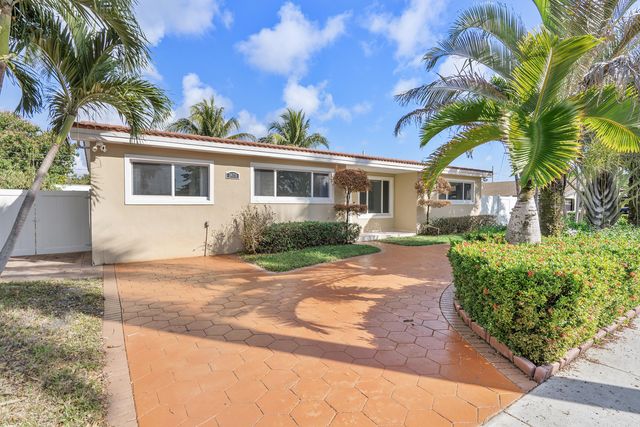 2475 NE 214th Street, Aventura, FL 33180