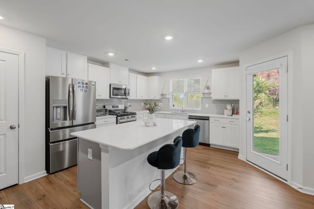812 Harper Street, Reidville, SC 29375