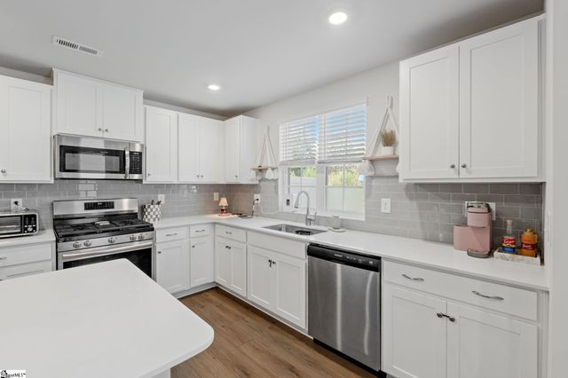 812 Harper Street, Reidville, SC 29375