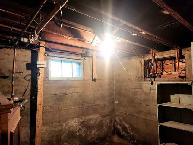 2873 Packard Street, Ann Arbor, MI 48108