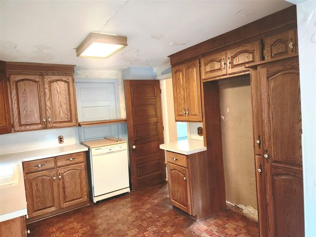 2873 Packard Street, Ann Arbor, MI 48108