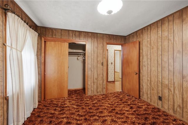 2419 S Ellison Way, Independence, MO 64055