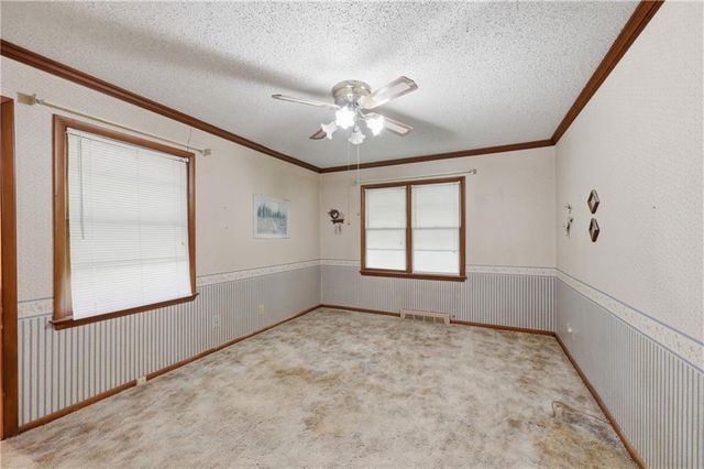 2419 S Ellison Way, Independence, MO 64055