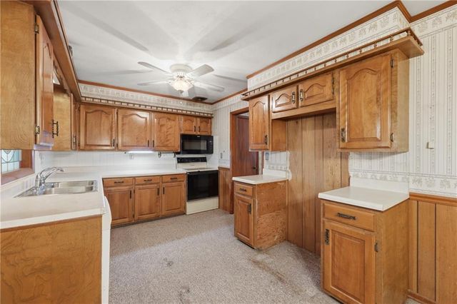 2419 S Ellison Way, Independence, MO 64055