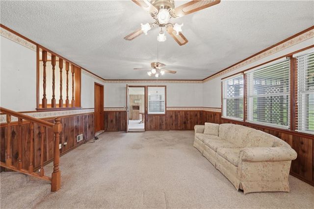 2419 S Ellison Way, Independence, MO 64055