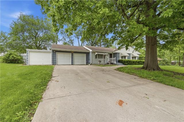 2419 S Ellison Way, Independence, MO 64055