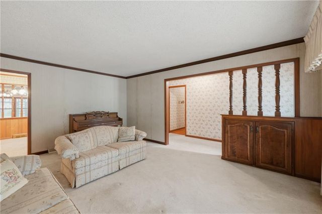 2419 S Ellison Way, Independence, MO 64055