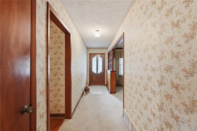 2419 S Ellison Way, Independence, MO 64055