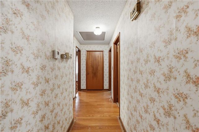 2419 S Ellison Way, Independence, MO 64055