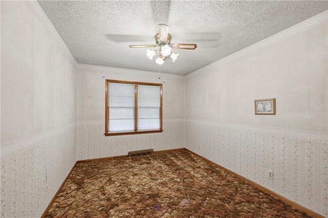 2419 S Ellison Way, Independence, MO 64055