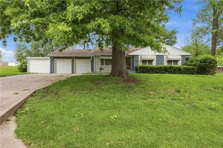 2419 S Ellison Way, Independence, MO 64055