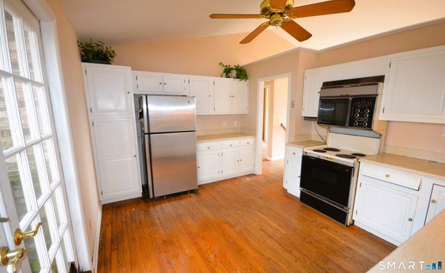 215 Saxonwood Road, Fairfield, CT 06824