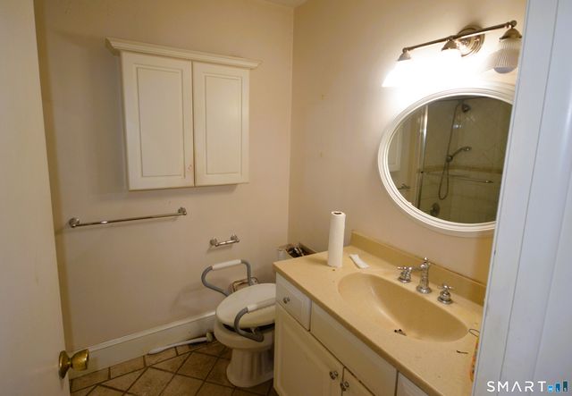 215 Saxonwood Road, Fairfield, CT 06824