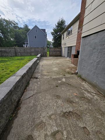 399 Shawsheen Ave, Wilmington, MA 01887