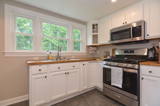 399 Shawsheen Ave, Wilmington, MA 01887