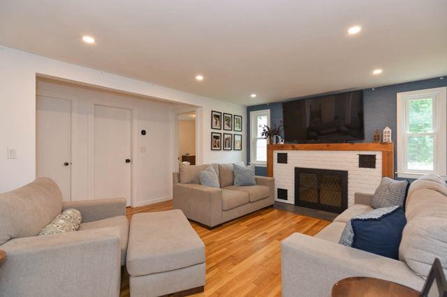 399 Shawsheen Ave, Wilmington, MA 01887