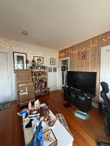 11 Banks Street C, Waltham, MA 02451