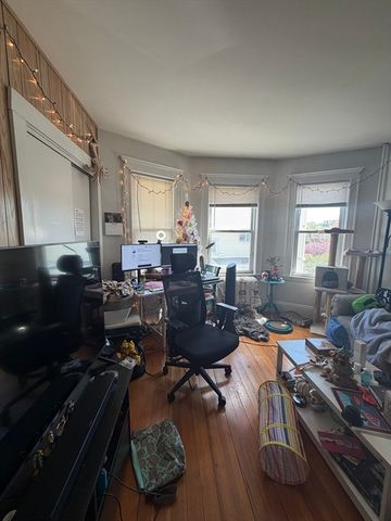 11 Banks Street C, Waltham, MA 02451