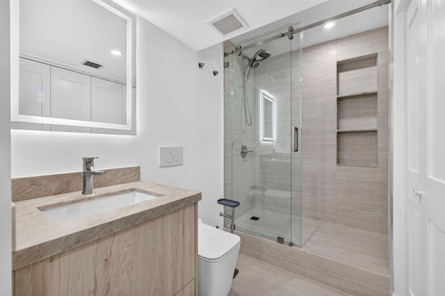 209 N Fort Lauderdale Beach Boulevard N 8a, Fort Lauderdale, FL 33304