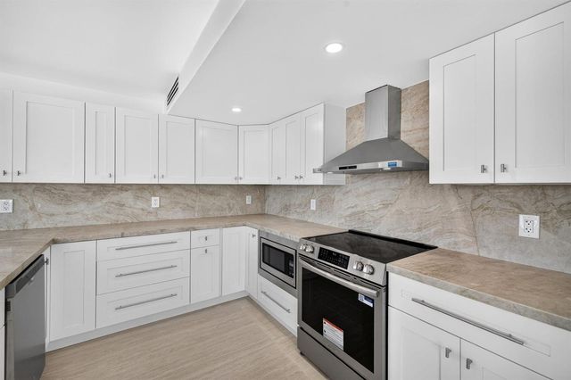 209 N Fort Lauderdale Beach Boulevard N 8a, Fort Lauderdale, FL 33304