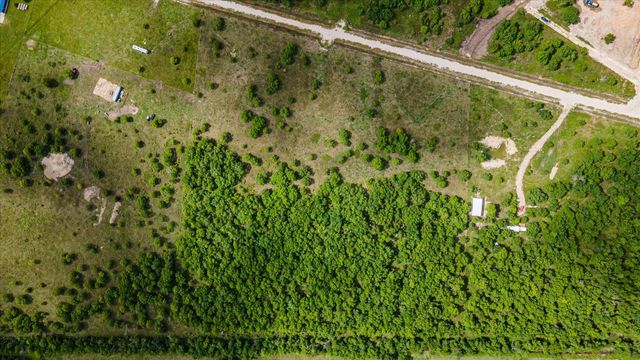 348 Private Road 77003, Liberty, TX 77575