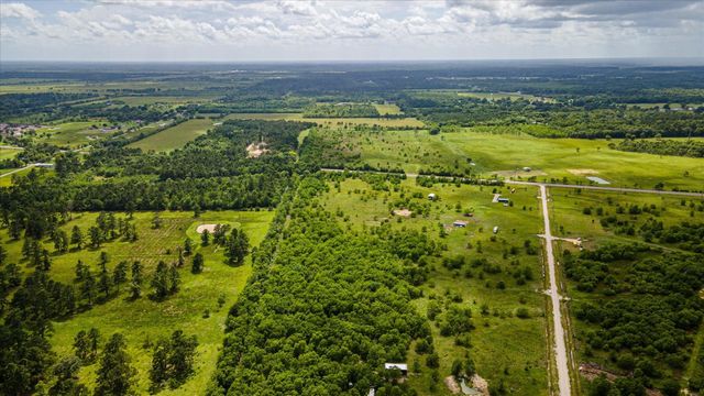 348 Private Road 77003, Liberty, TX 77575