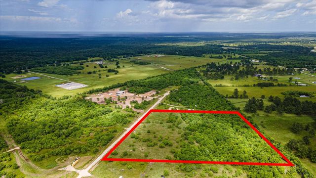 348 Private Road 77003, Liberty, TX 77575