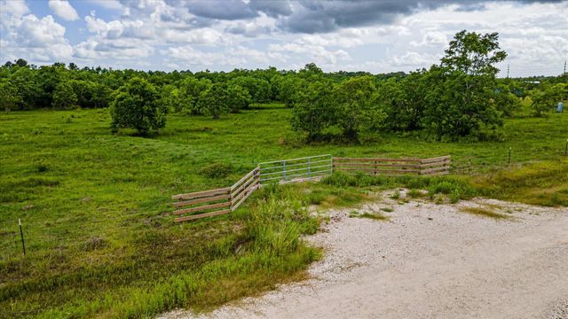348 Private Road 77003, Liberty, TX 77575