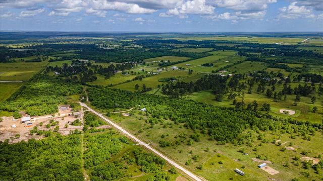 348 Private Road 77003, Liberty, TX 77575