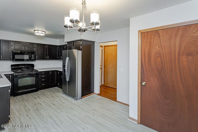 7109 S Springfield Hills Drive, Holland, OH 43528