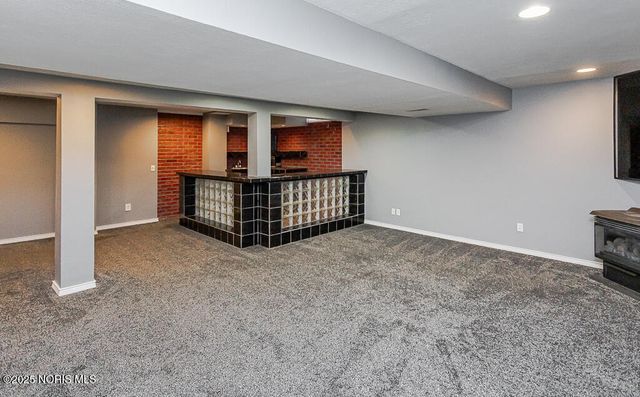 7109 S Springfield Hills Drive, Holland, OH 43528