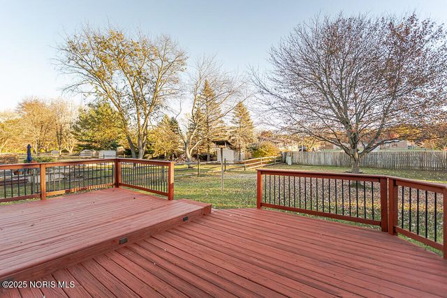 7109 S Springfield Hills Drive, Holland, OH 43528