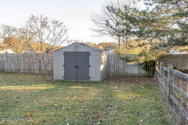 7109 S Springfield Hills Drive, Holland, OH 43528