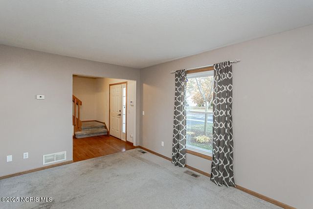 7109 S Springfield Hills Drive, Holland, OH 43528