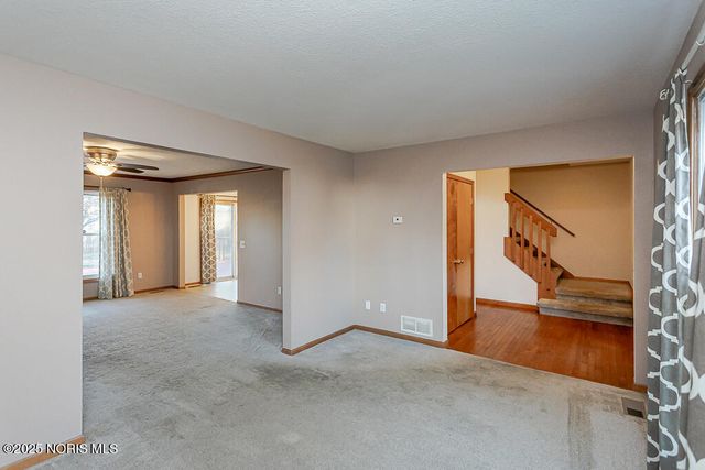 7109 S Springfield Hills Drive, Holland, OH 43528