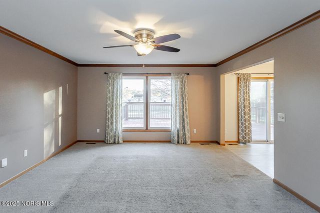 7109 S Springfield Hills Drive, Holland, OH 43528