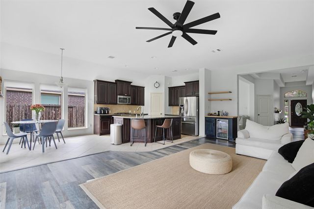 13015 Barkley Bend Lane, Houston, TX 77044