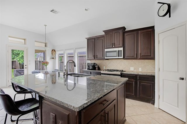 13015 Barkley Bend Lane, Houston, TX 77044
