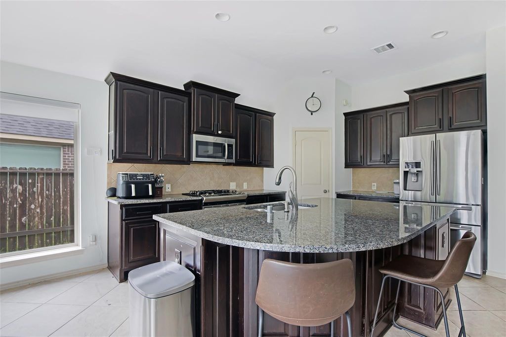 13015 Barkley Bend Lane, Houston, TX 77044